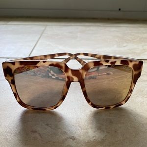 Quay Australia ‘On The Prowl’ mirror sun glasses